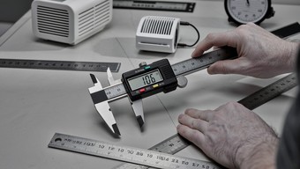 People Using Digital Calipers Free Precision Meets Technology Image - Caliper, Measurement, Precision ...