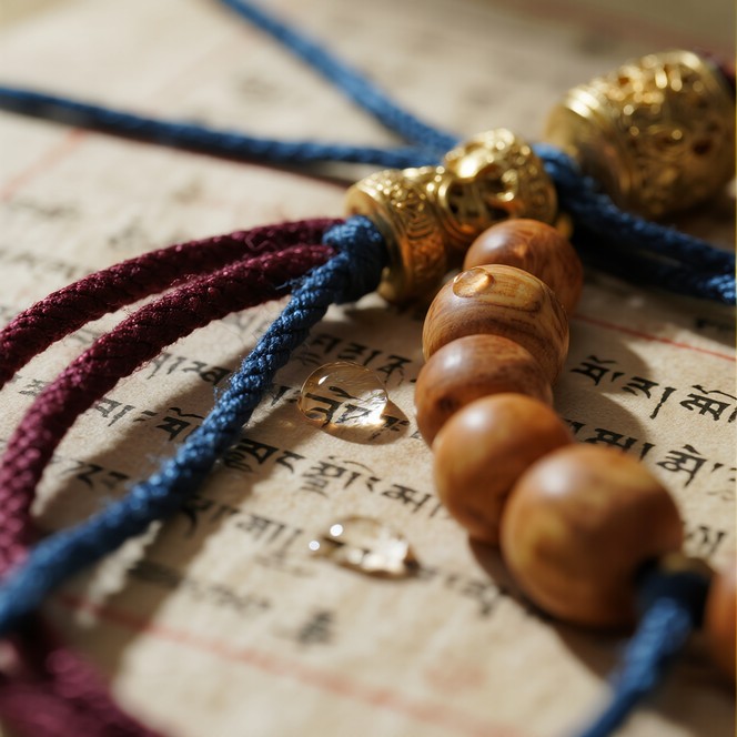 Free Sacred Devotional Treasure Image | Download at StockCake