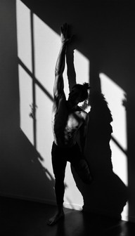 Shadow Dance Background Free Shadow Dance Pose Image - Minimal, Monochrome, Yoga | Download at ...