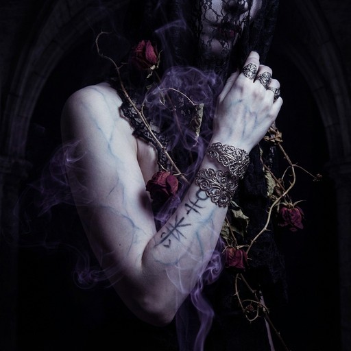 Indie Gothic Fragrance Guide: Dive Into the Dark Allure ALCHEMY 