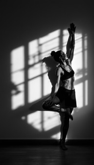 Free Shadow Dance Performance Image - Minimal, Monochrome, Athletic ...