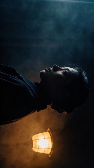Free Dramatic Shadow Portrait Image - Cinematic, Portrait, Minimalist ...