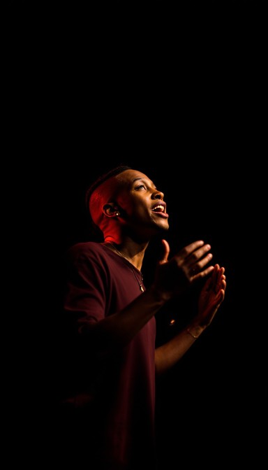 Free Dramatic Stage Performance Image | Download at StockCake