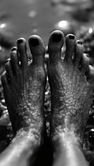Free Textured Morning Feet Image - Minimal, Monochrome, Texture ...