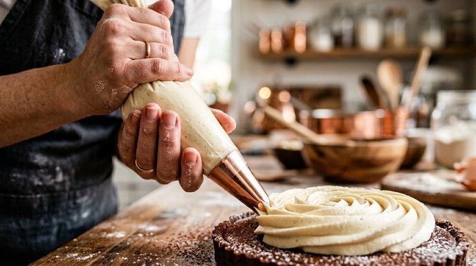 Free Piping Buttercream Elegance Image - Baking, Pastry, Buttercream ...