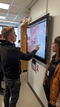 Free Interactive Touchscreen Usage Image - Interactive, Touchscreen ...