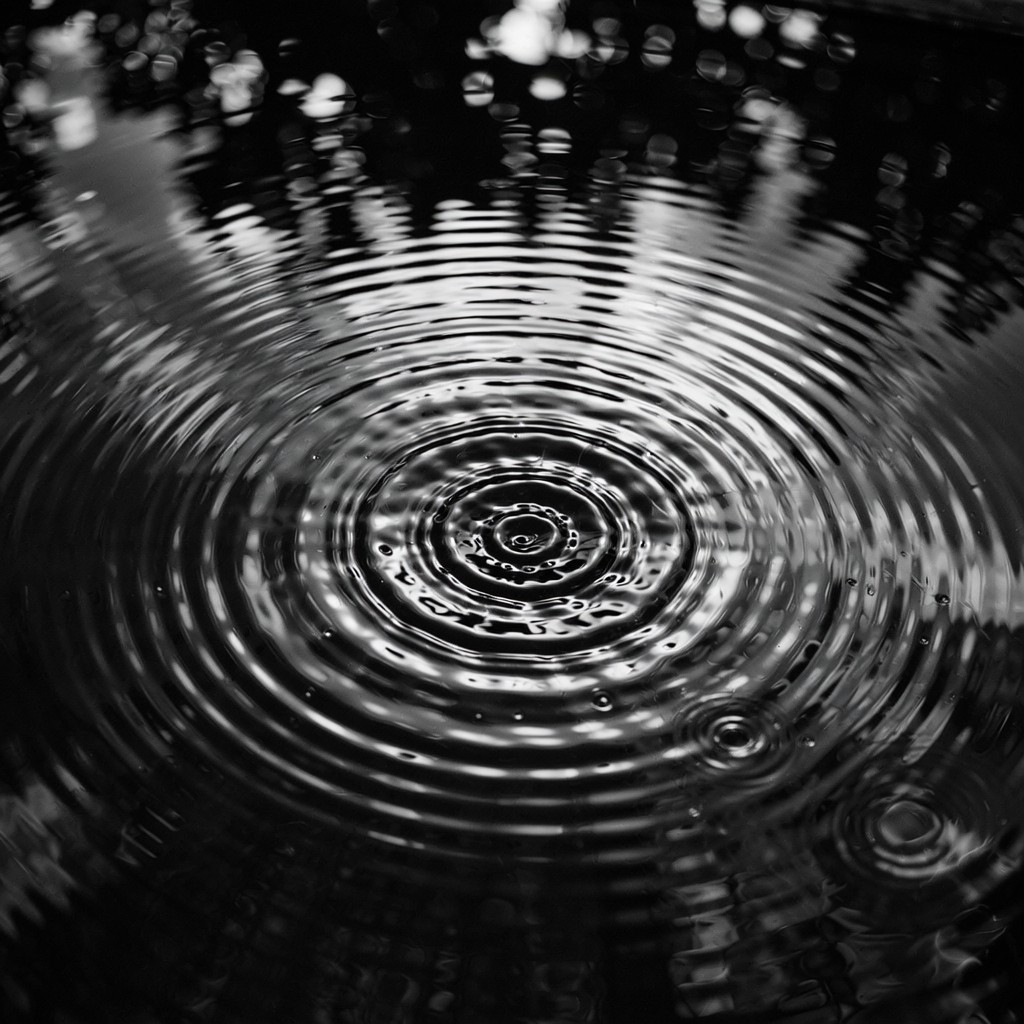 Water Geometry Ripples Free Hypnotic Water Geometry Image - Ripples, Monochrome, Circles ...