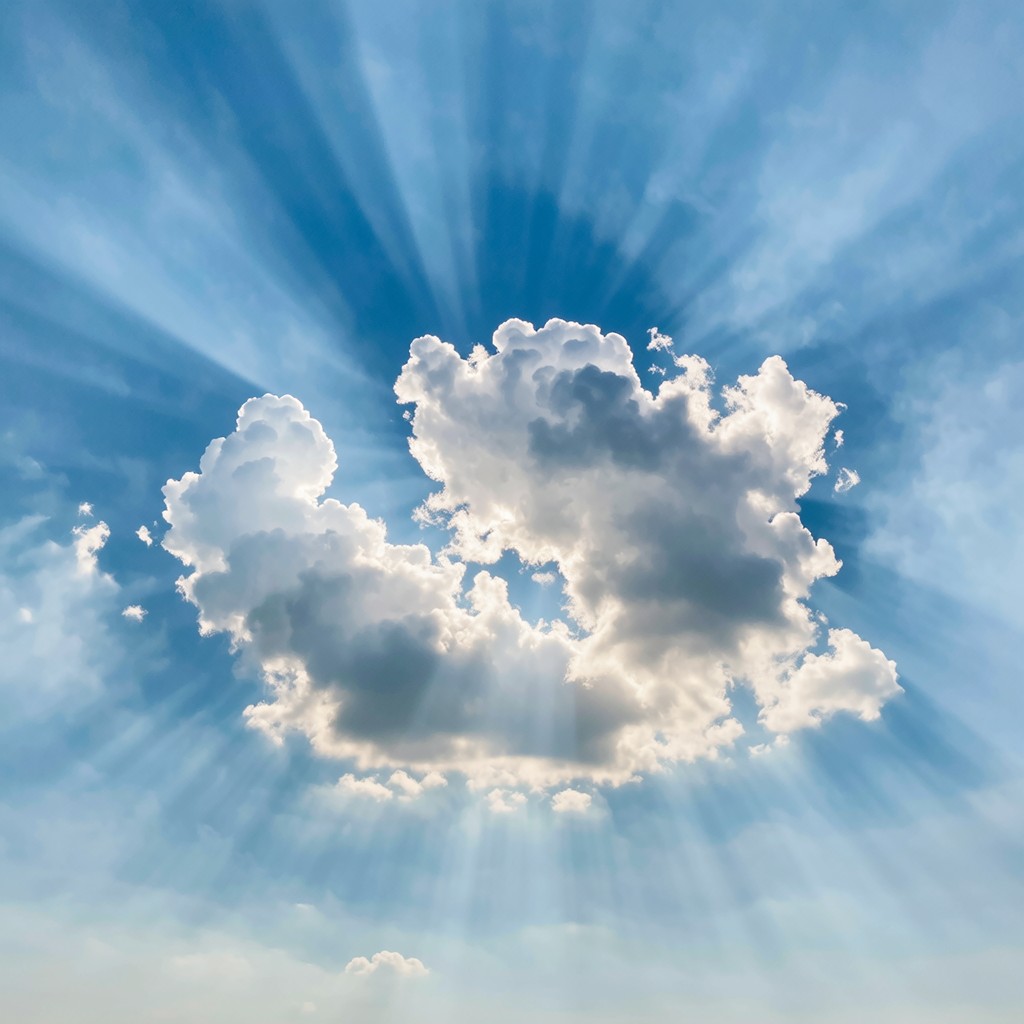 Free Divine Light Rays Photo - Cloud, Sky, Sunbeams | Download at StockCake