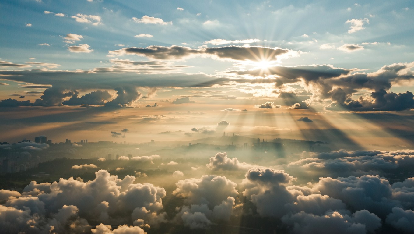 Free Sunbeams Through Clouds Image - Sunbeams, Clouds, Sky | Download ...