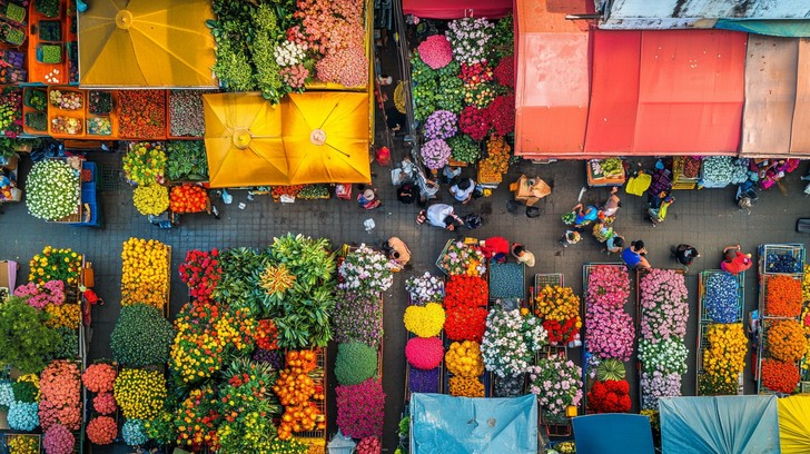 Free Bustling Flower Market Image - Market, Flowers, Bustling ...